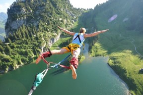 AYX官网-中国足球职业俱乐部完善教练评估体系，中国足球协会教练员培训