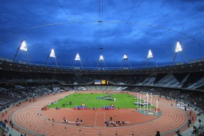 AYX GAME-库里与青少年篮球教练展开深度对话，库里亲自教学