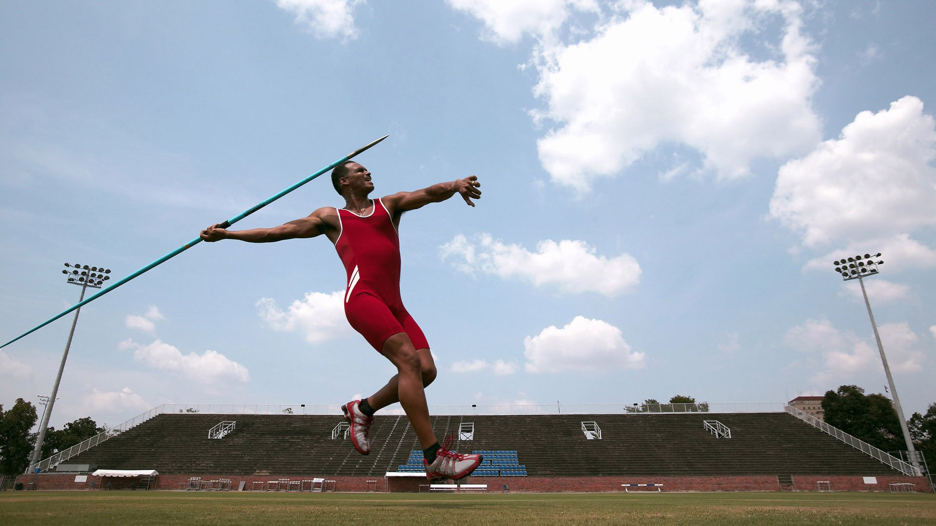 弗朗索瓦·斯图尔特:身手敏捷的中场球员,南非队进攻核心之一