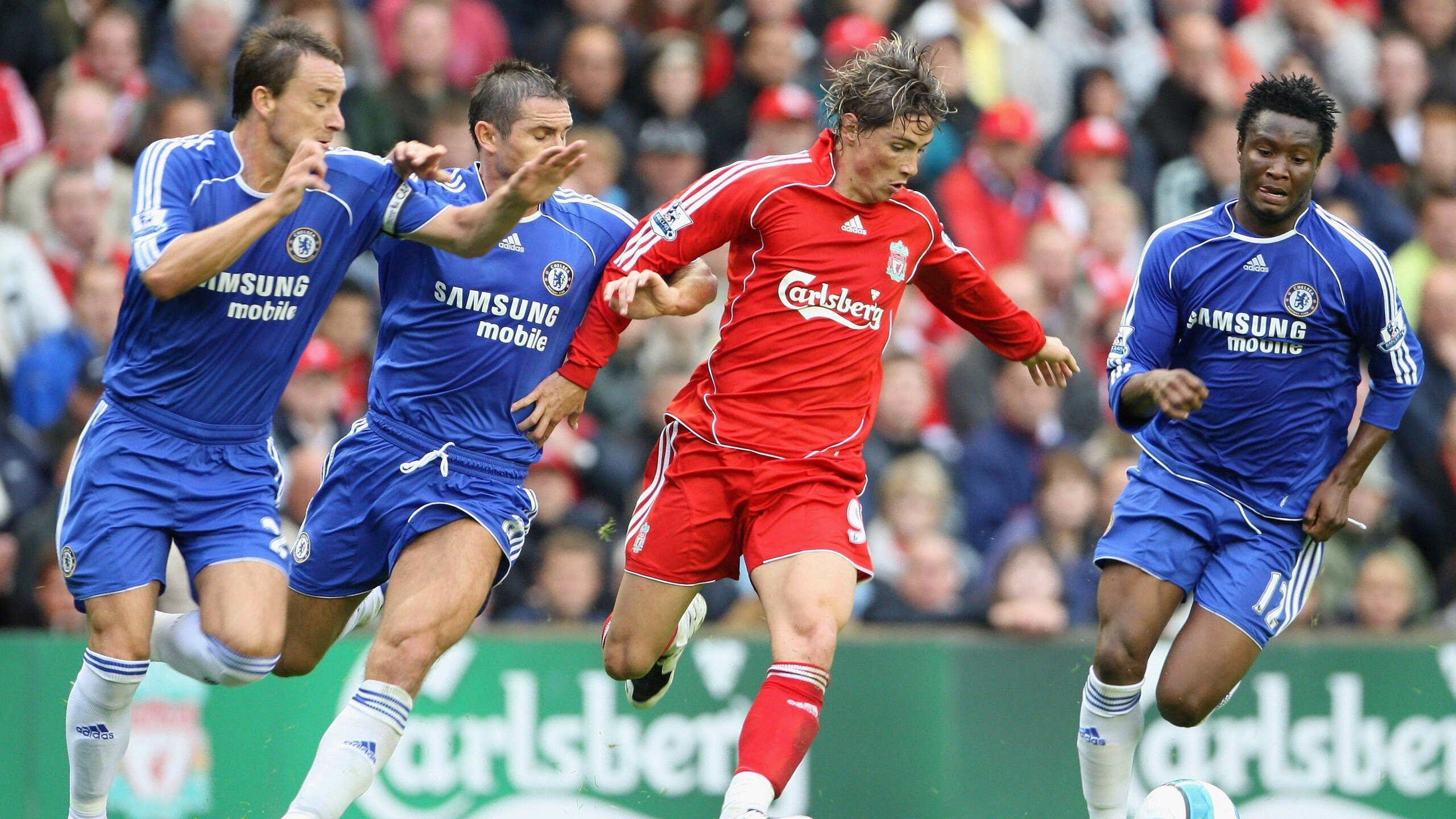 WRC冬季赛：冰雪赛道中的极速比拼，冰雪赛车比赛视频