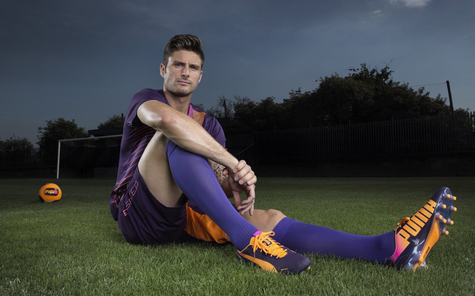 球迷狂欢：现场气氛点燃全场，球迷狂欢节