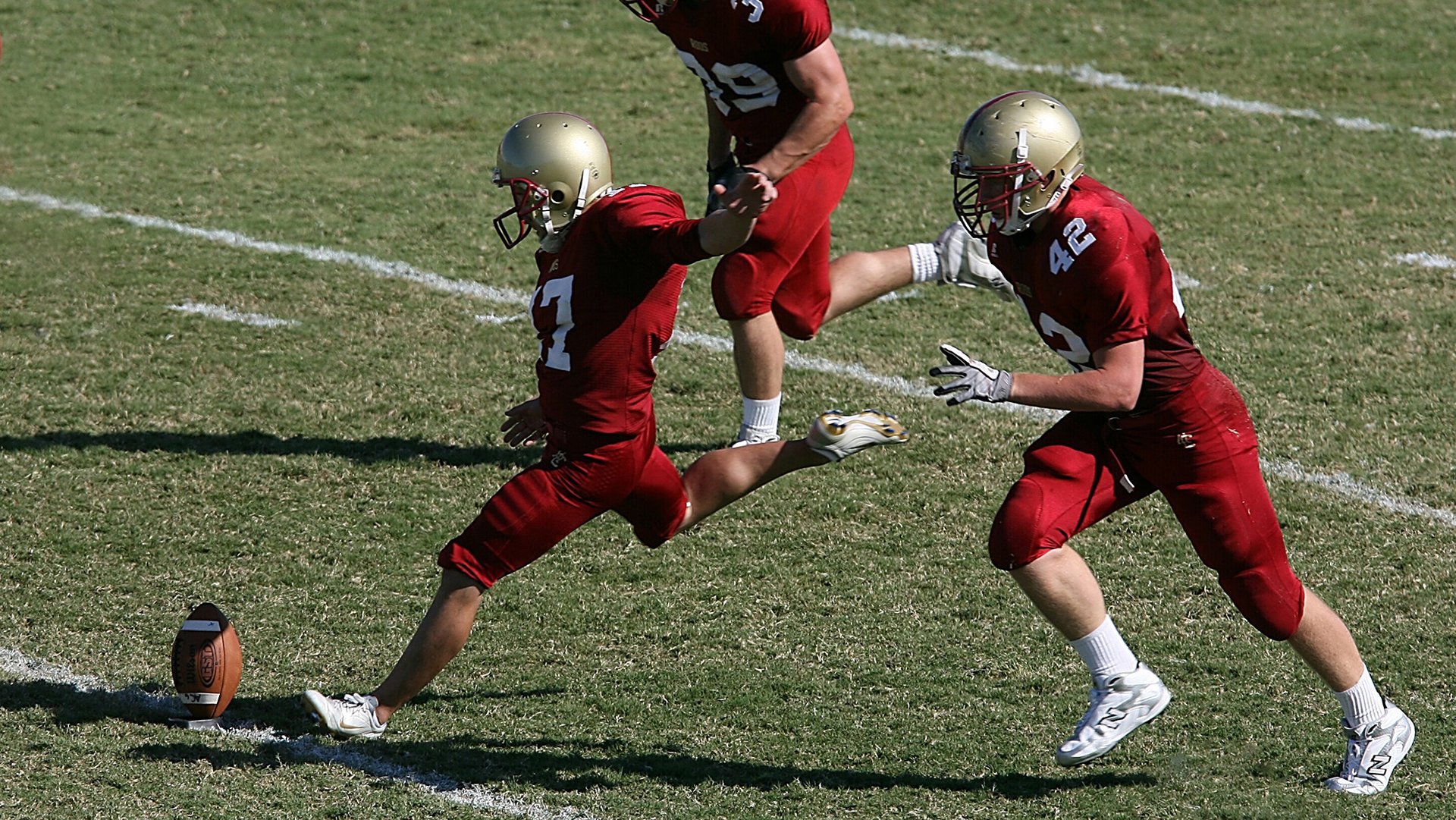 英超俱乐部商业赞助持续增加，财力雄厚，英超俱乐部能盈利吗